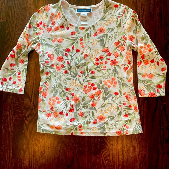 Sweet Floral TShirt three quarter sleeve Small - Picture 1 of 3